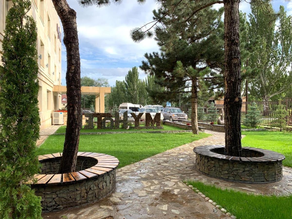 My Hotel Karakol Bagian luar foto
